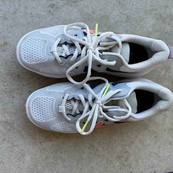 Women’s Nike Air Max Genome Summit White/Crimson Bliss - Picture 2 of 5